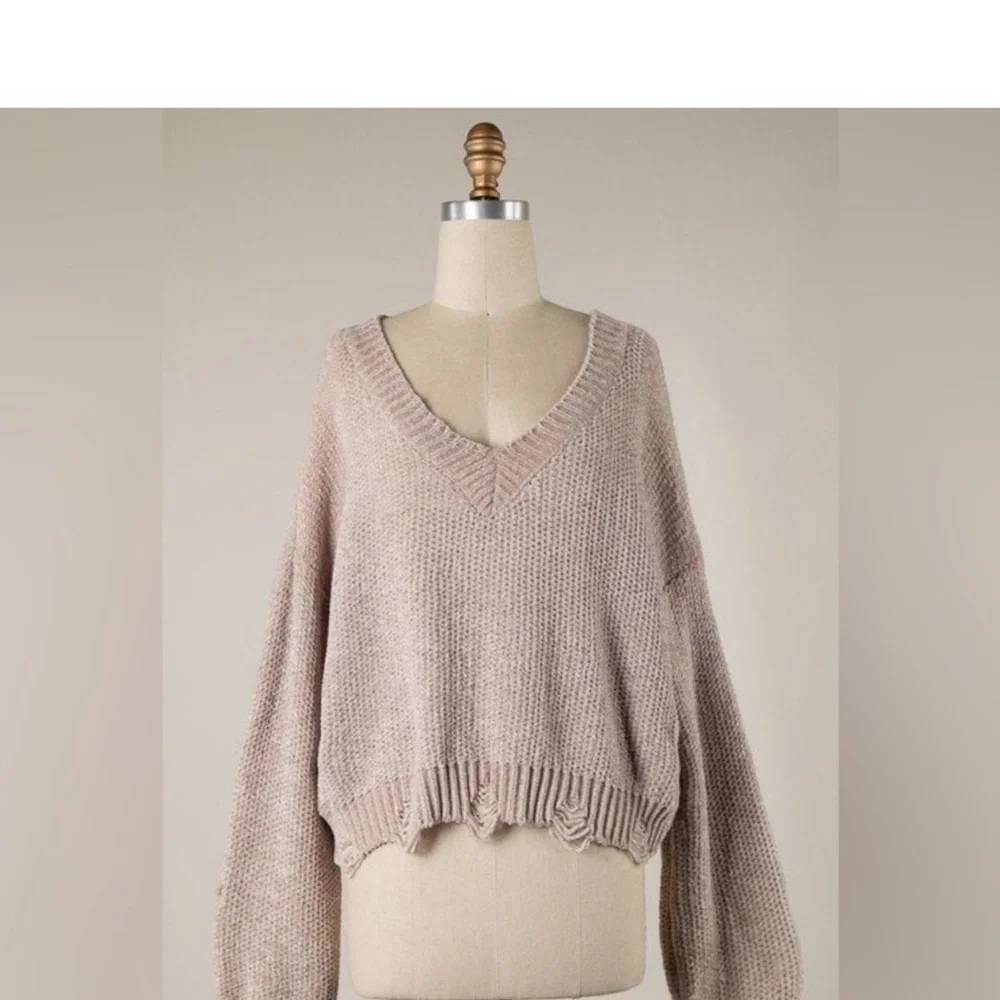 Distressed Detail V-Neck Cable Knit Chenille Sweater - Picture 4 of 5